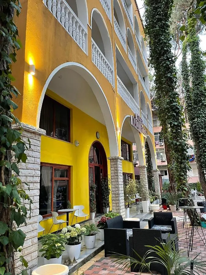 Hotel Mali I Robit Golem  Apartment